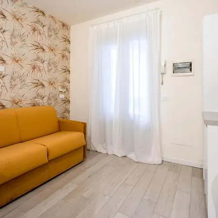 Italianway Apartment *