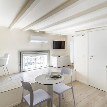 Italianway Apartment *