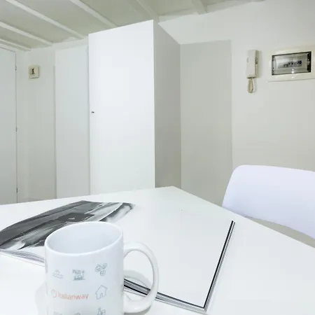 Apartment Italianway Milan