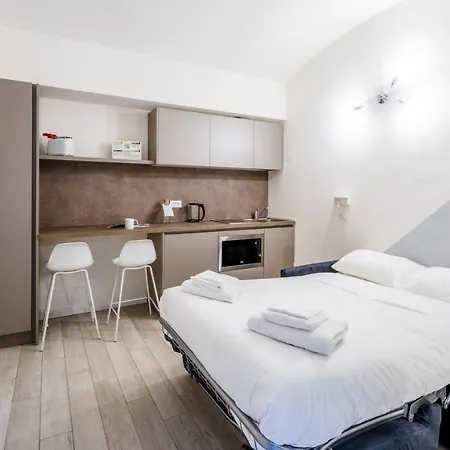 Italianway Apartmán *
